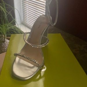 Gianni Bini size 9 rhinestone ankle strap dress sandal